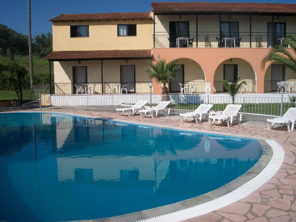 Palmyra Studios Kavos Exterior photo